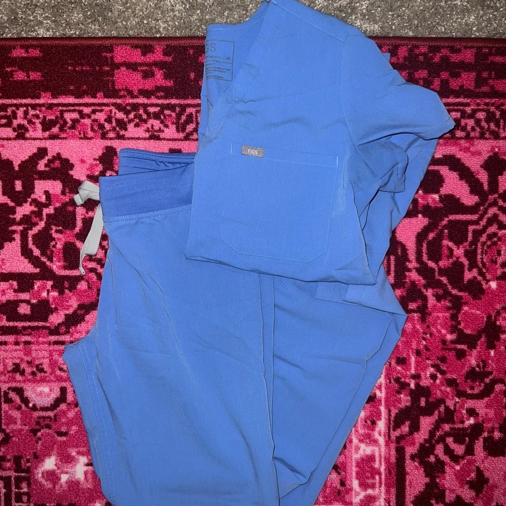 XS Livingston pant & one pocket scrub top